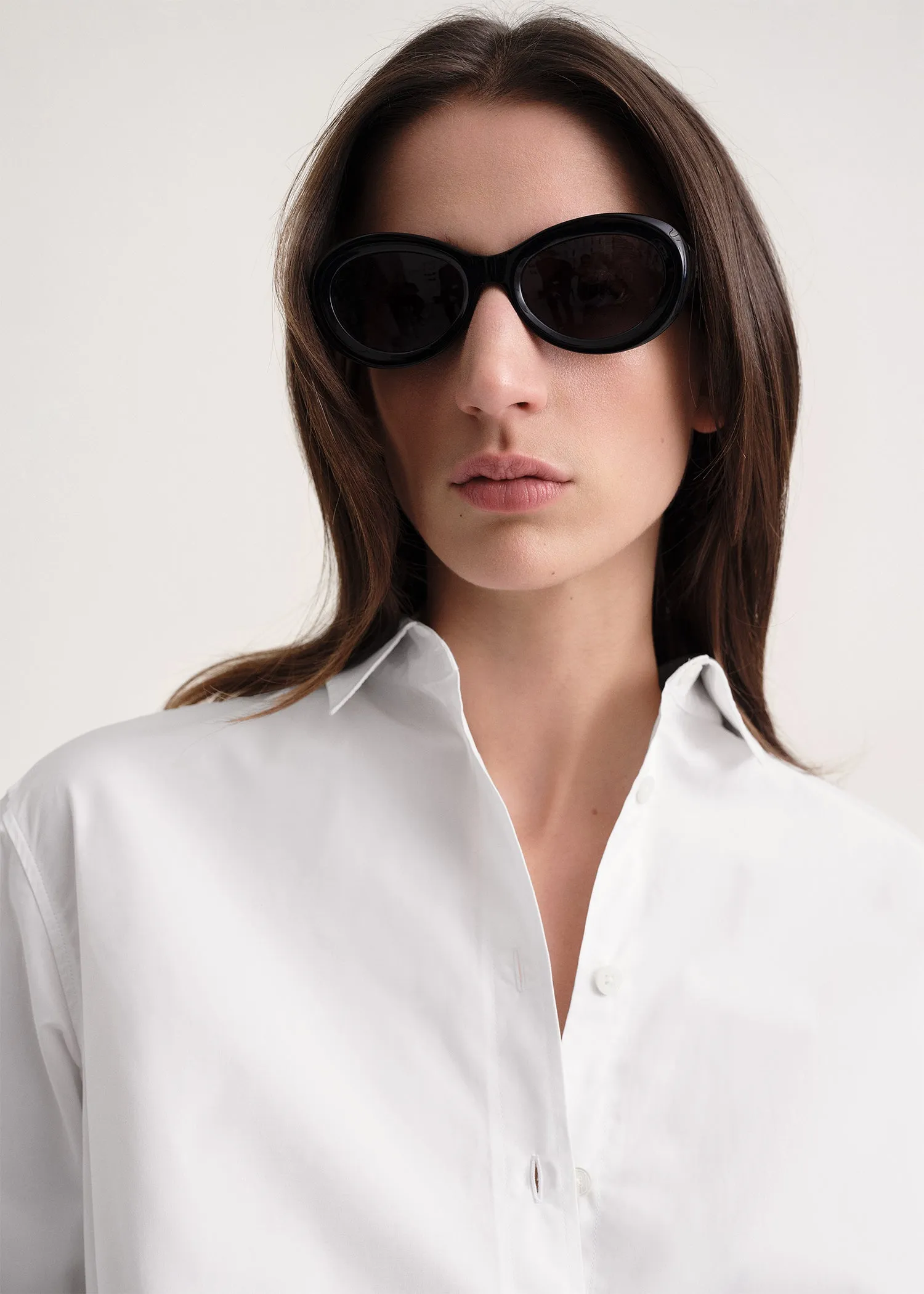 Oval sunglasses black