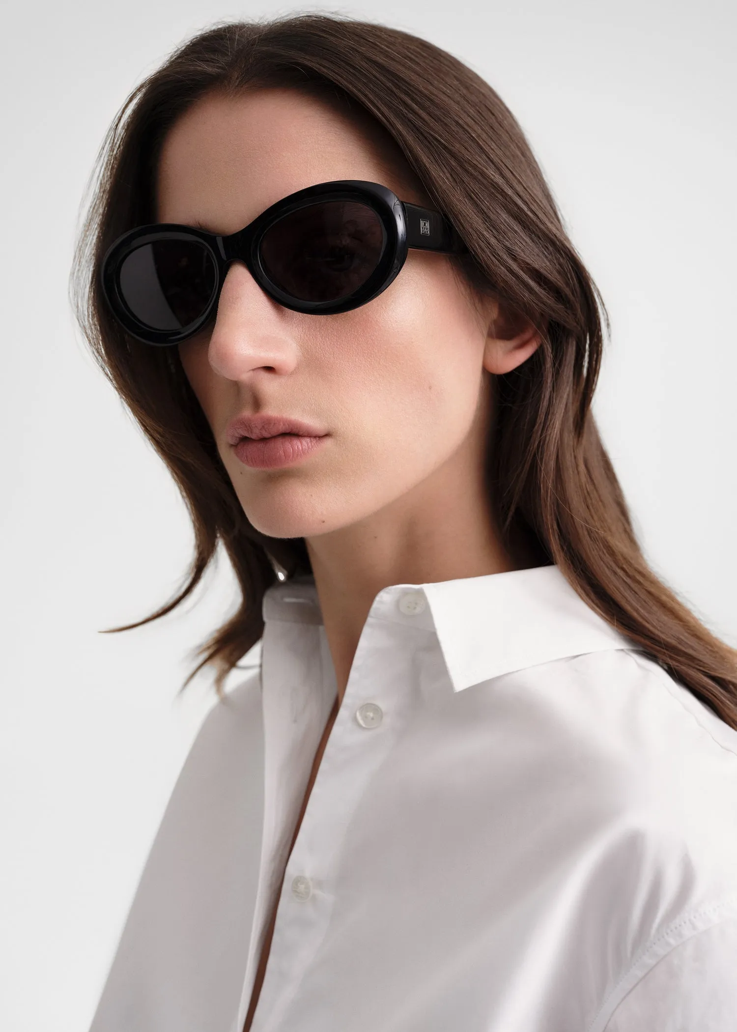 Oval sunglasses black