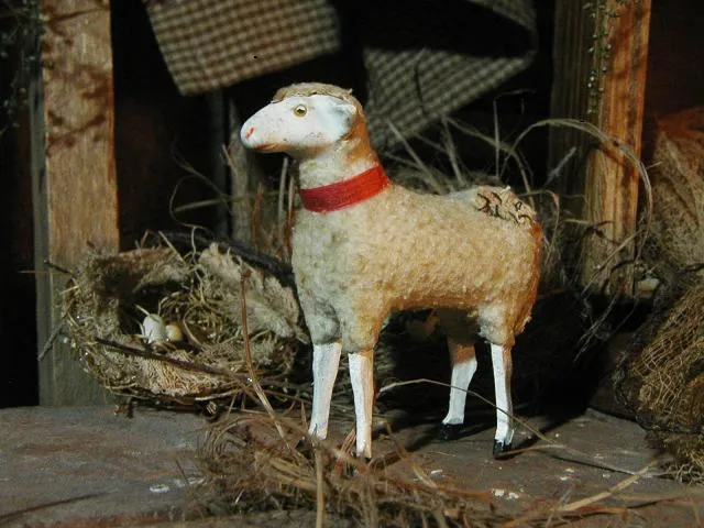 Primitive Cubby Box with Putz Sheep