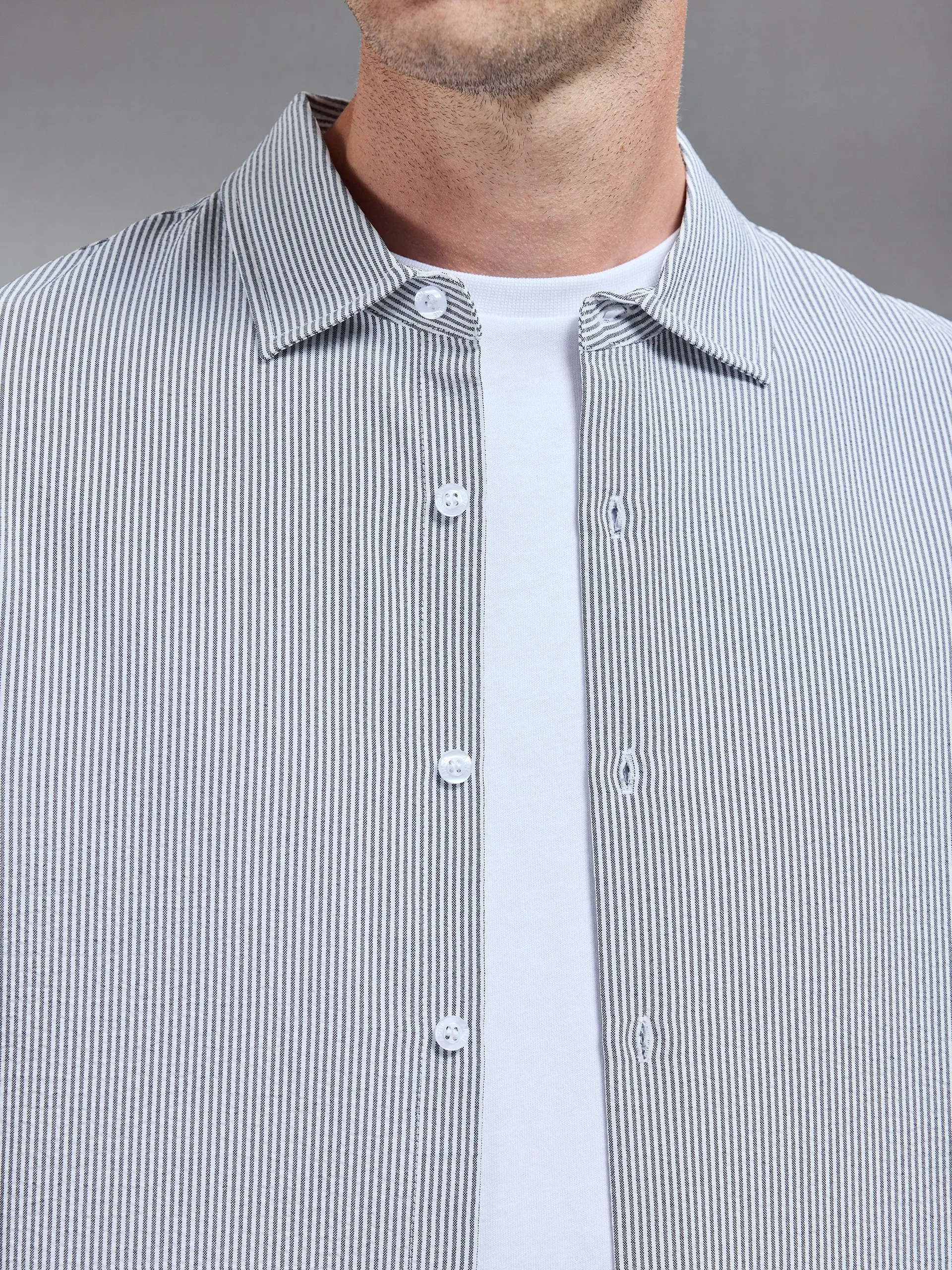 Seersucker Long Sleeve Cutaway Collar Shirt in Black