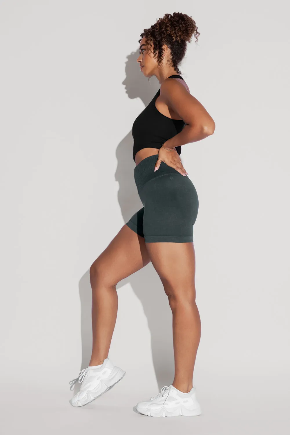 Supersculpt™ Seamless Midi Shorts - Magical Forest