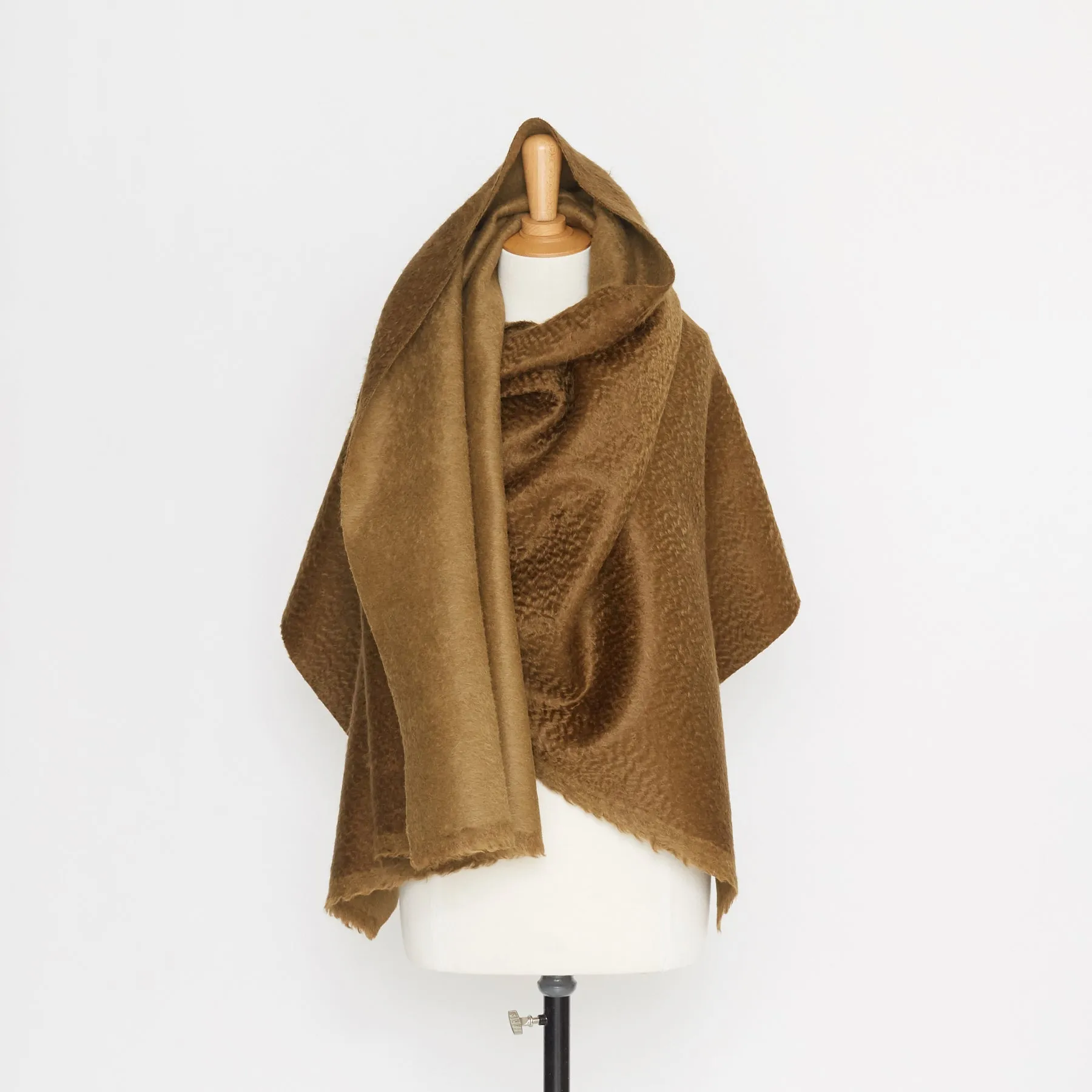 T20A00325 | Splittable Curly Mohair