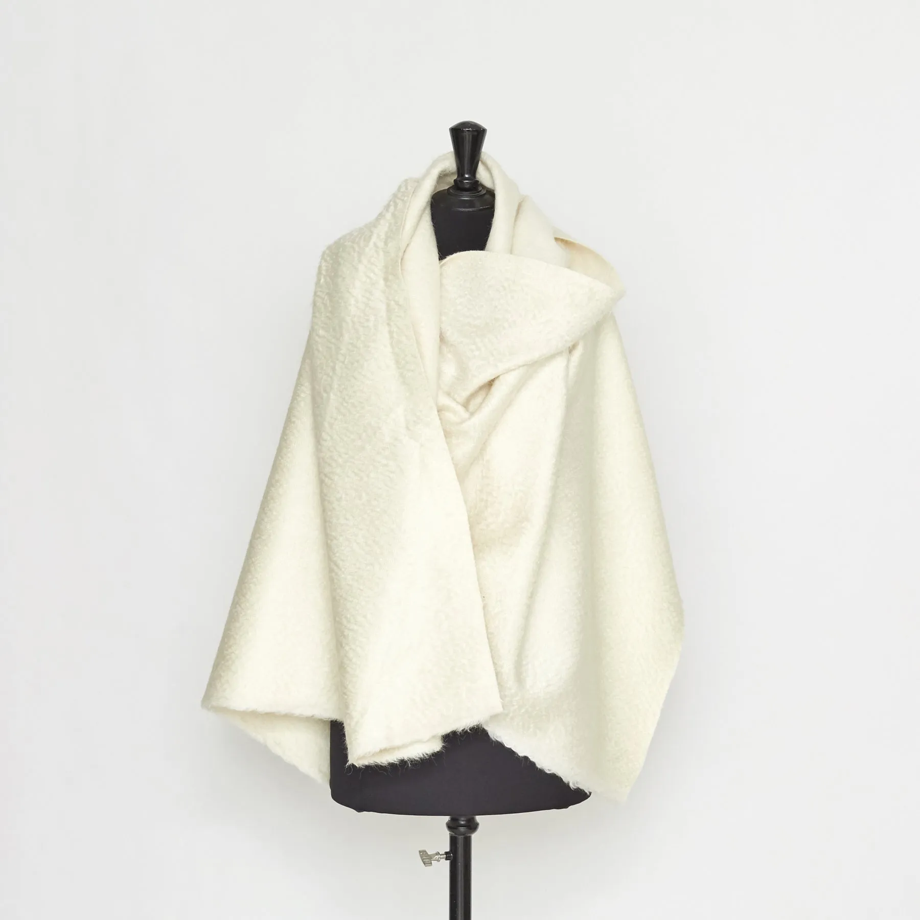 T20A00325 | Splittable Curly Mohair